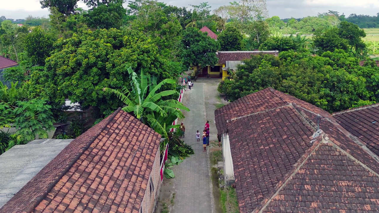 Loading Video...